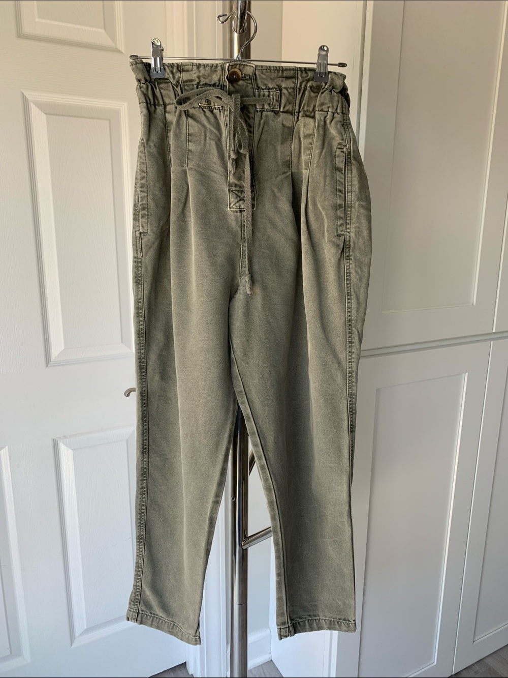 Free People Olive-Green Paperbag Waist Drawstring Pants, Size XS.